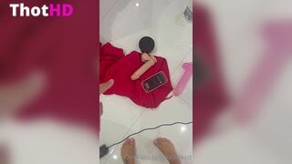 Kayla East Nude Feet NSFW