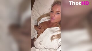 Kayla East Tongue Out Big Tits Leak