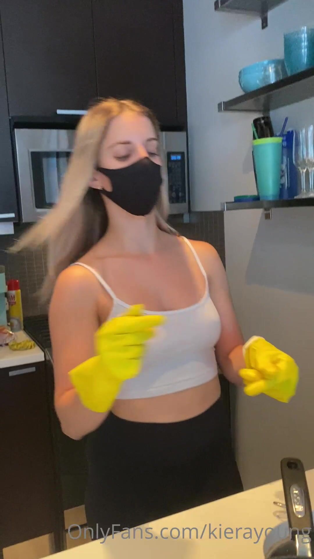 Nude Kiera Young with Mouth Mask Leaked
