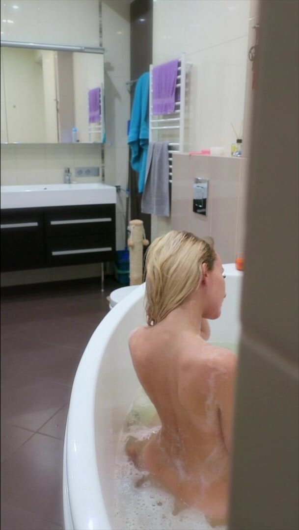 Happy_yulia nude bathroom XXX