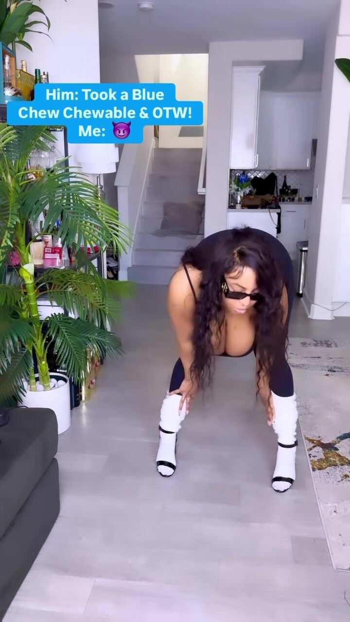 Persephanii Cleavage and Big Tits OF