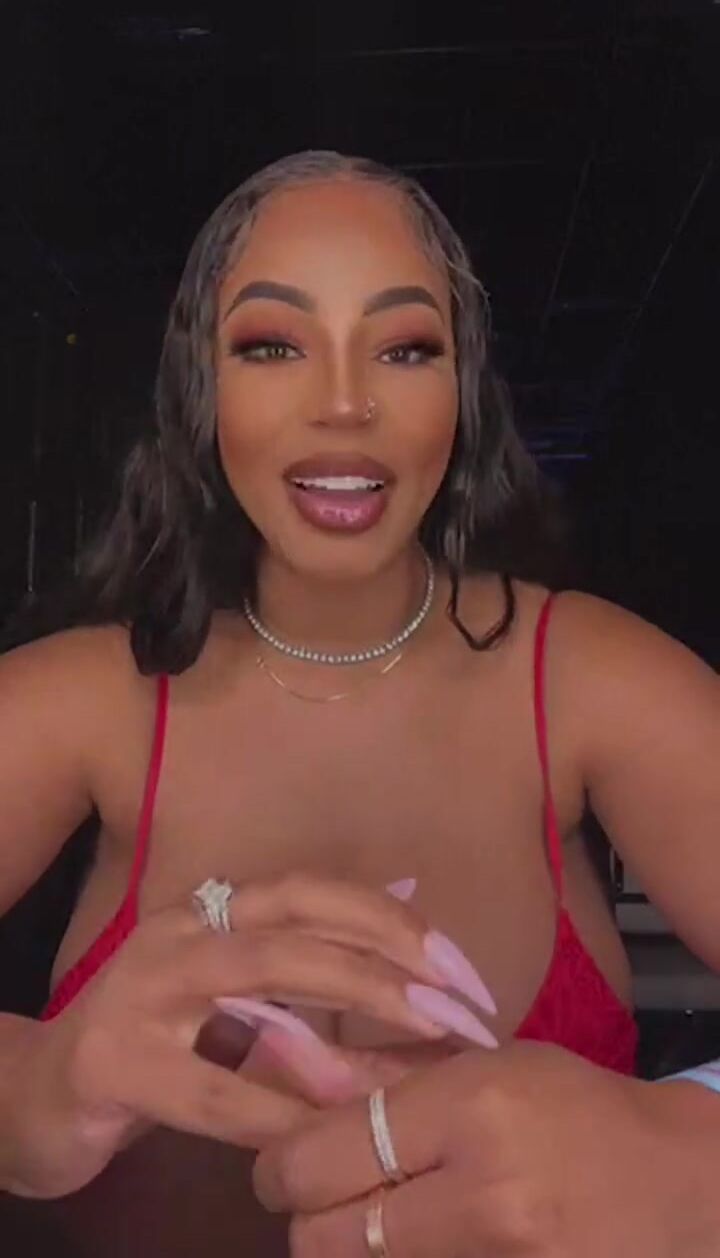 Persephanii Cleavage and Big Tits Video