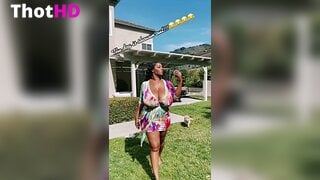 Stephanie Nelson Outdoor Cleavage