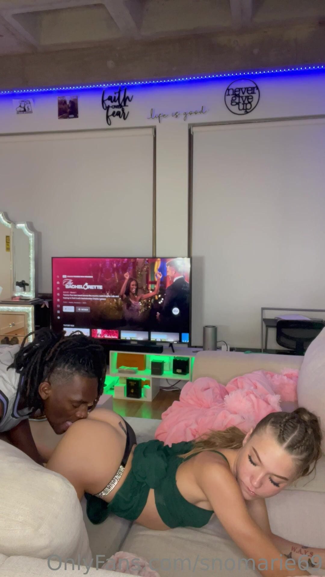 Snomarie69 Cunnilingus and Ass Clip