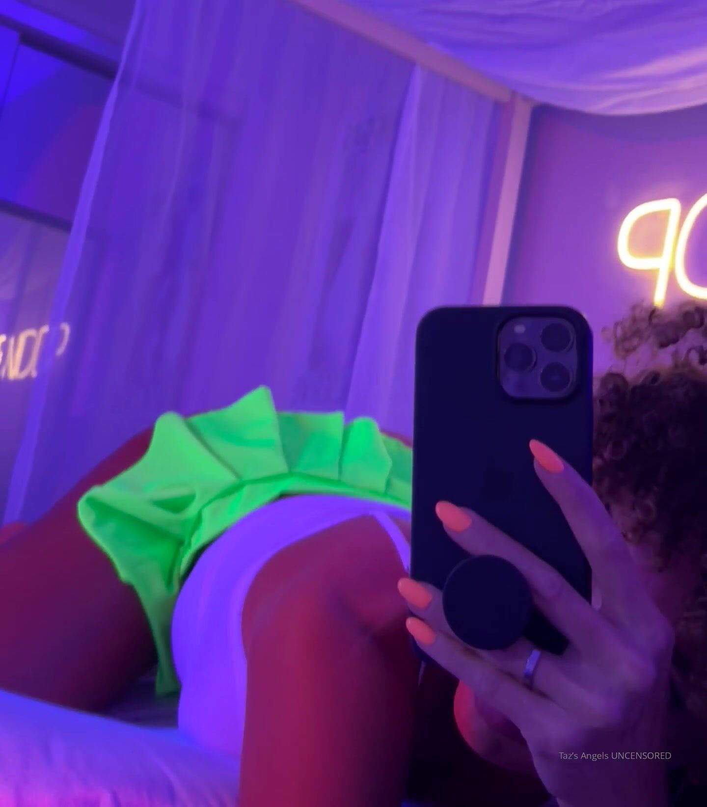 Tazs Angels Handstand OnlyFans