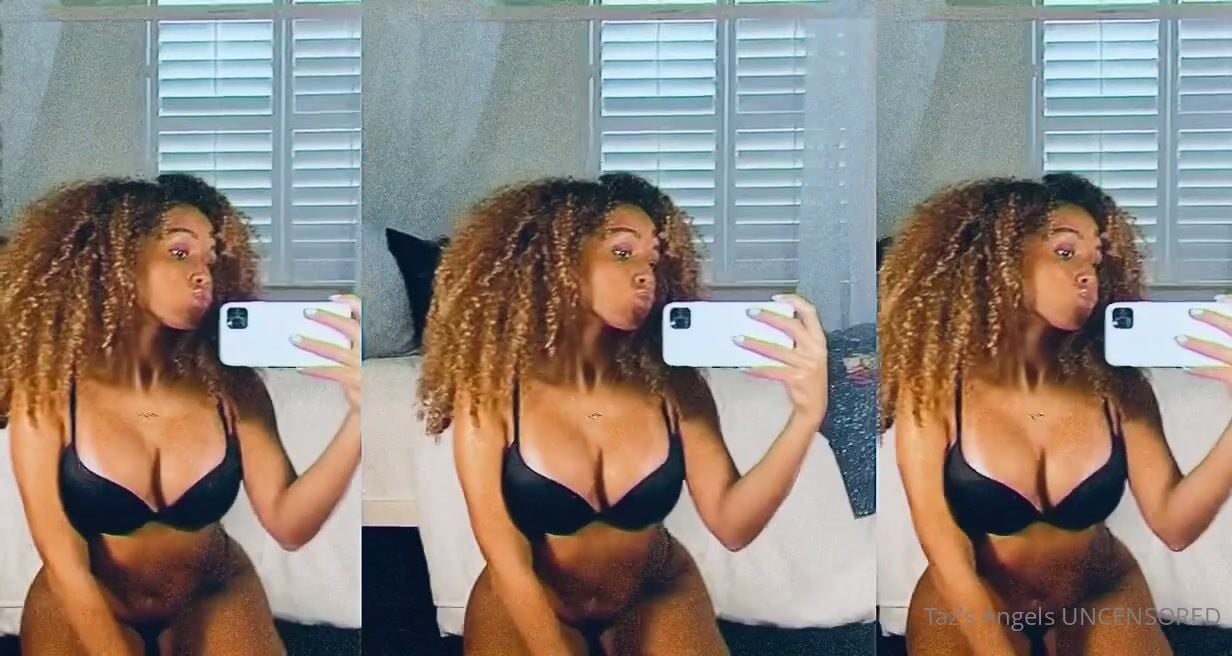 Tazsangels Bikini Cleavage Leak