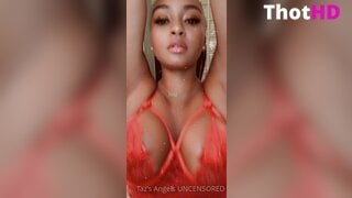Tazsangels Cleavage