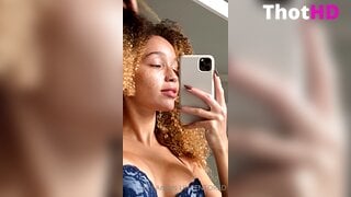 Tazsangels Cleavage in Lingerie OnlyFans