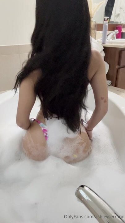 AshleySerrano Ass Bathtub OnlyFans