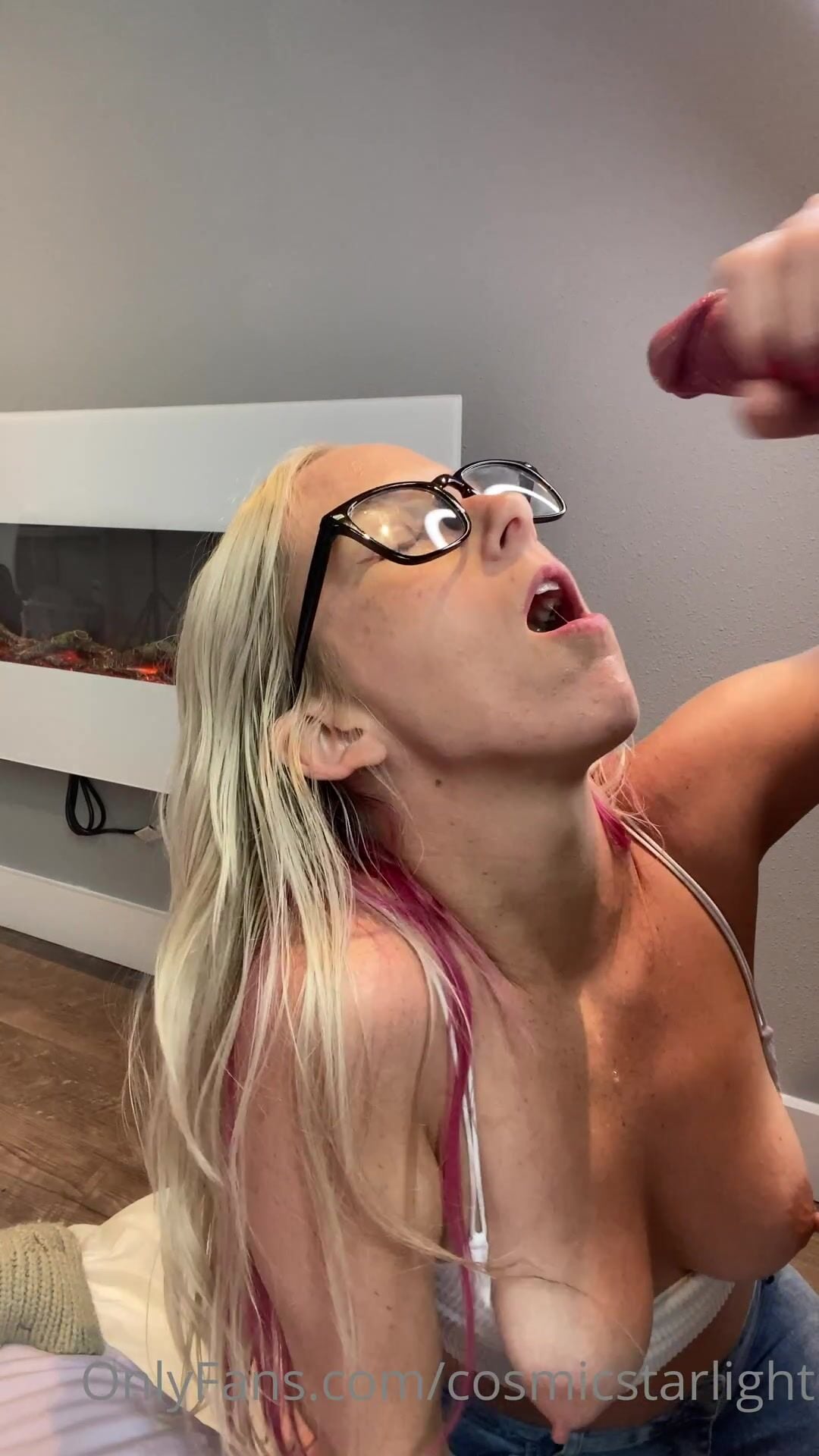 CosmicStarlight BG Sex and Handjob OnlyFans