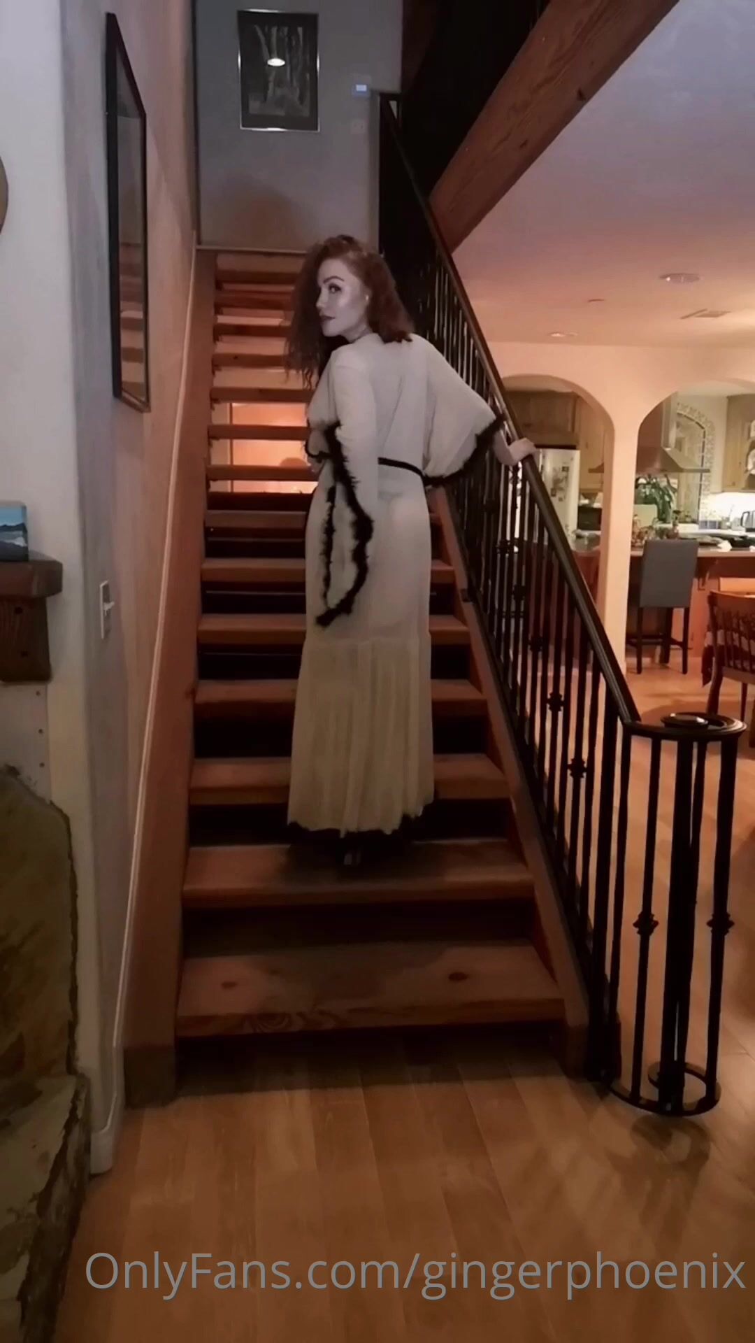 Ginger Phoenix Ass Thighhighs Video
