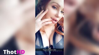 Ginger Phoenix Cleavage Close-Up Leaked