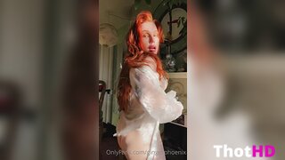 Ginger Phoenix Cleavage OnlyFans