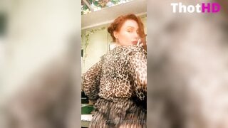 Ginger Phoenix Close-Up Big Tits XXX