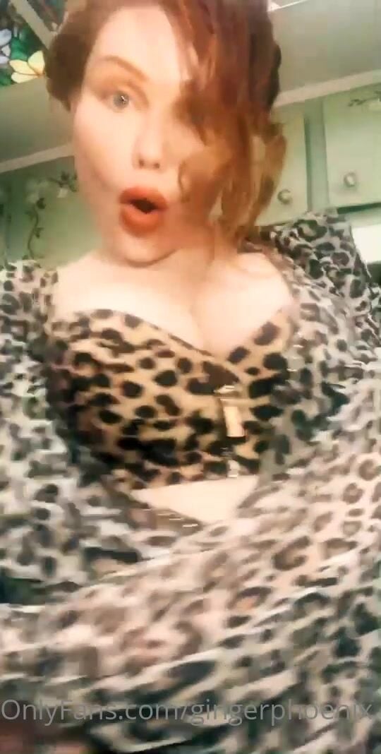 Ginger Phoenix Close-Up Big Tits XXX