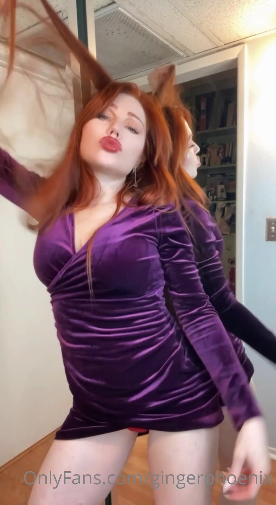 Ginger Phoenix Dress Clip