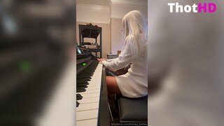 Honey Belle Solo