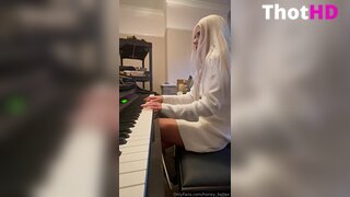 Honey Belle Solo