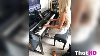 Honey Belle Solo OF