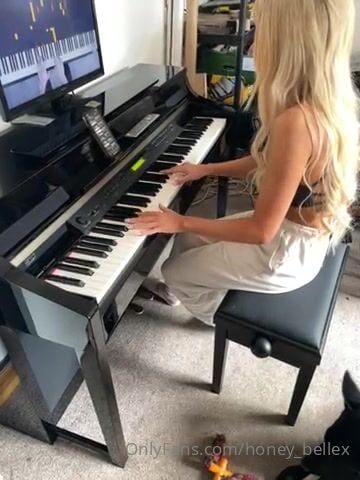 Honey Belle Solo OF