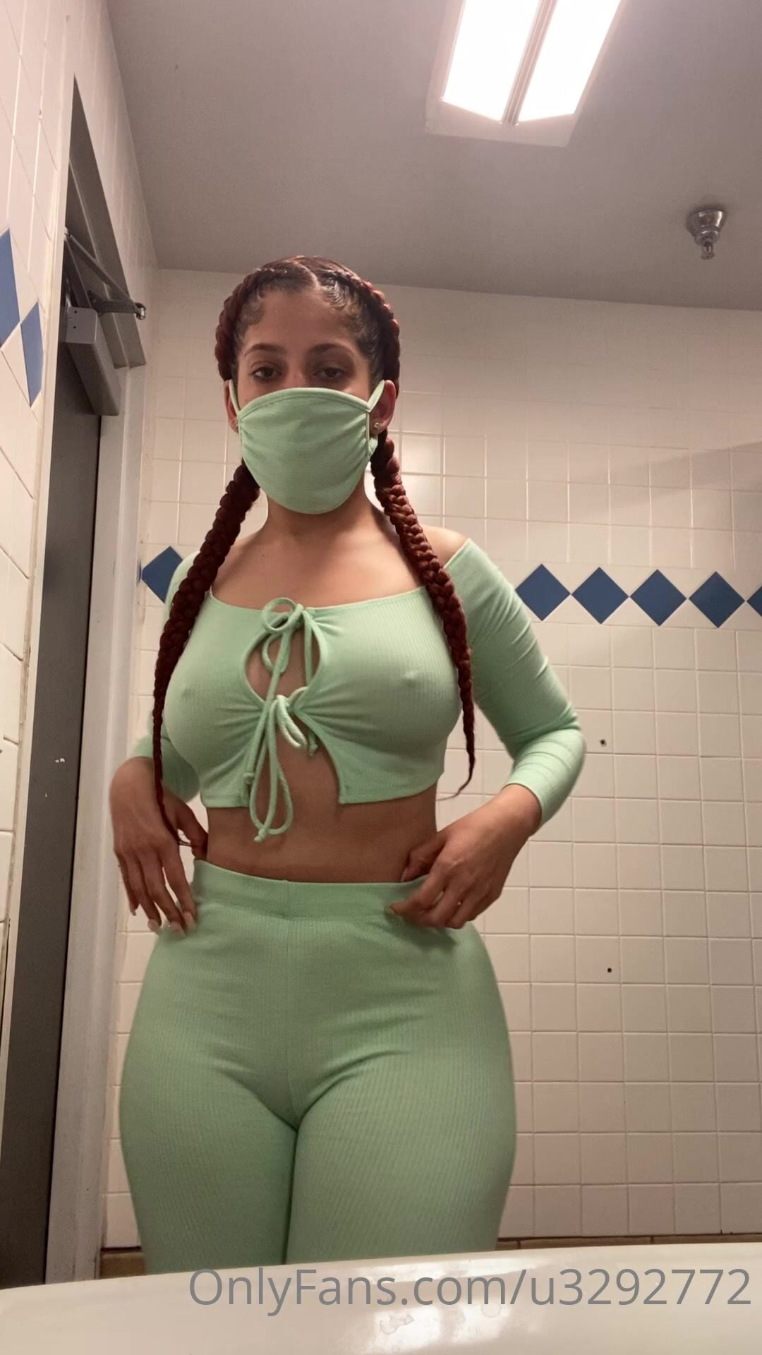 Nadia Ali Bathroom Mouth Mask OnlyFans
