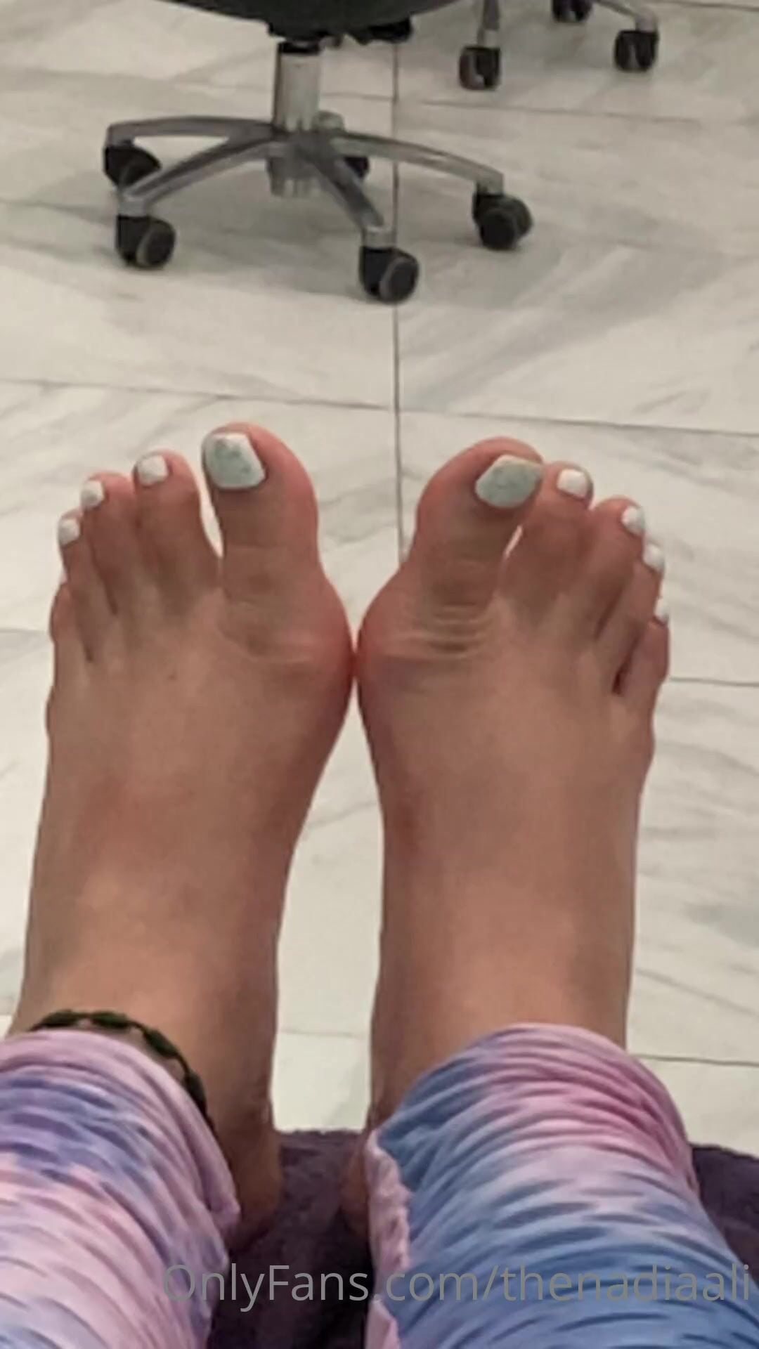 Nadia Ali Feet and Toes OnlyFans