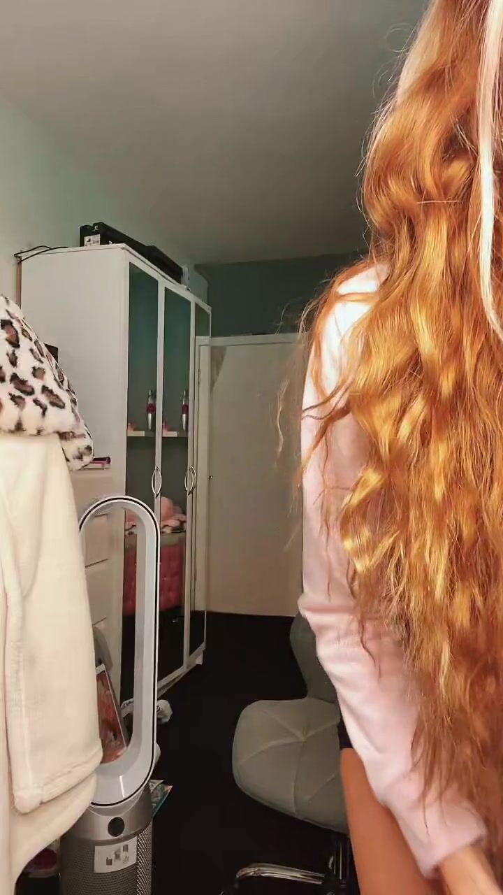 PrincessEmzs4xo Ass From Behind Clip