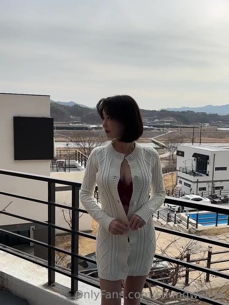 Sunwall95 Outdoor Cleavage Leaked