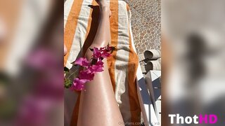 Vikky Candy Close-Up Feet OF