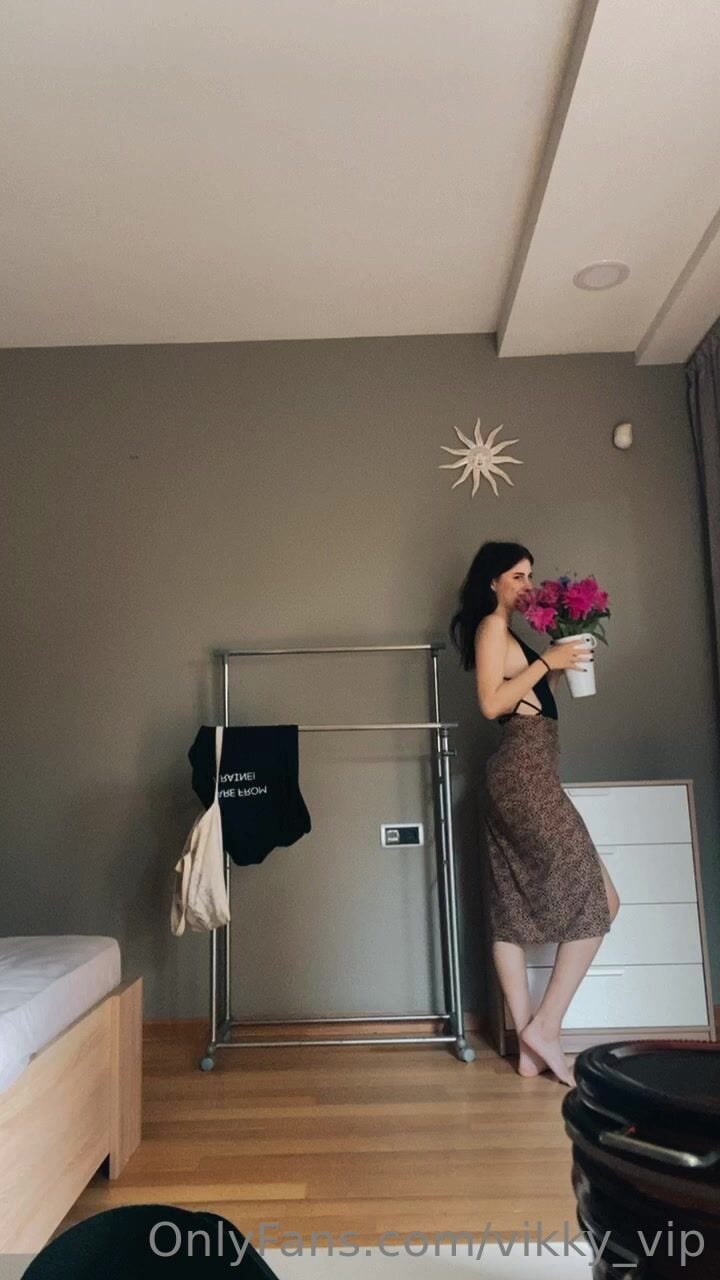Vikky Candy Dress with Pantyhose Video