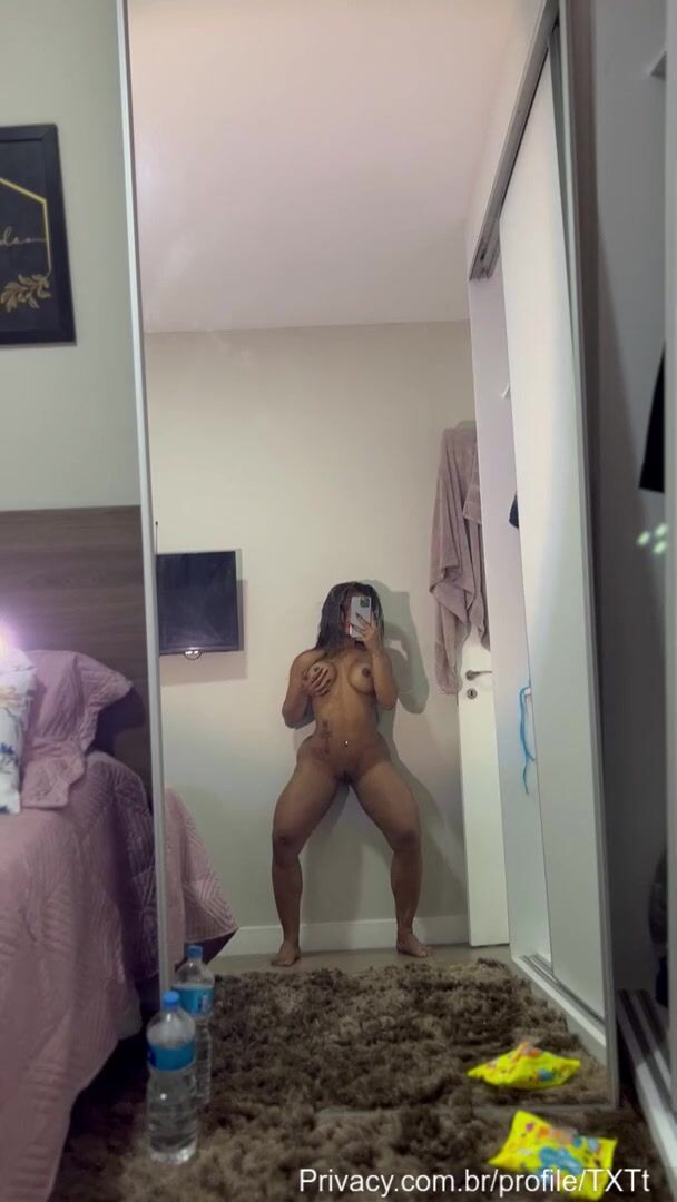 Rayhellen Andrade Nude Mirror