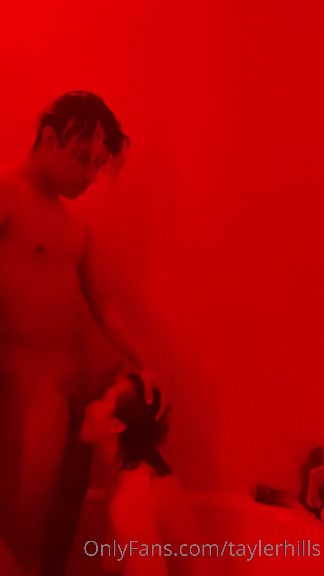 Tayler Hills Bathtub Deepthroat Bj