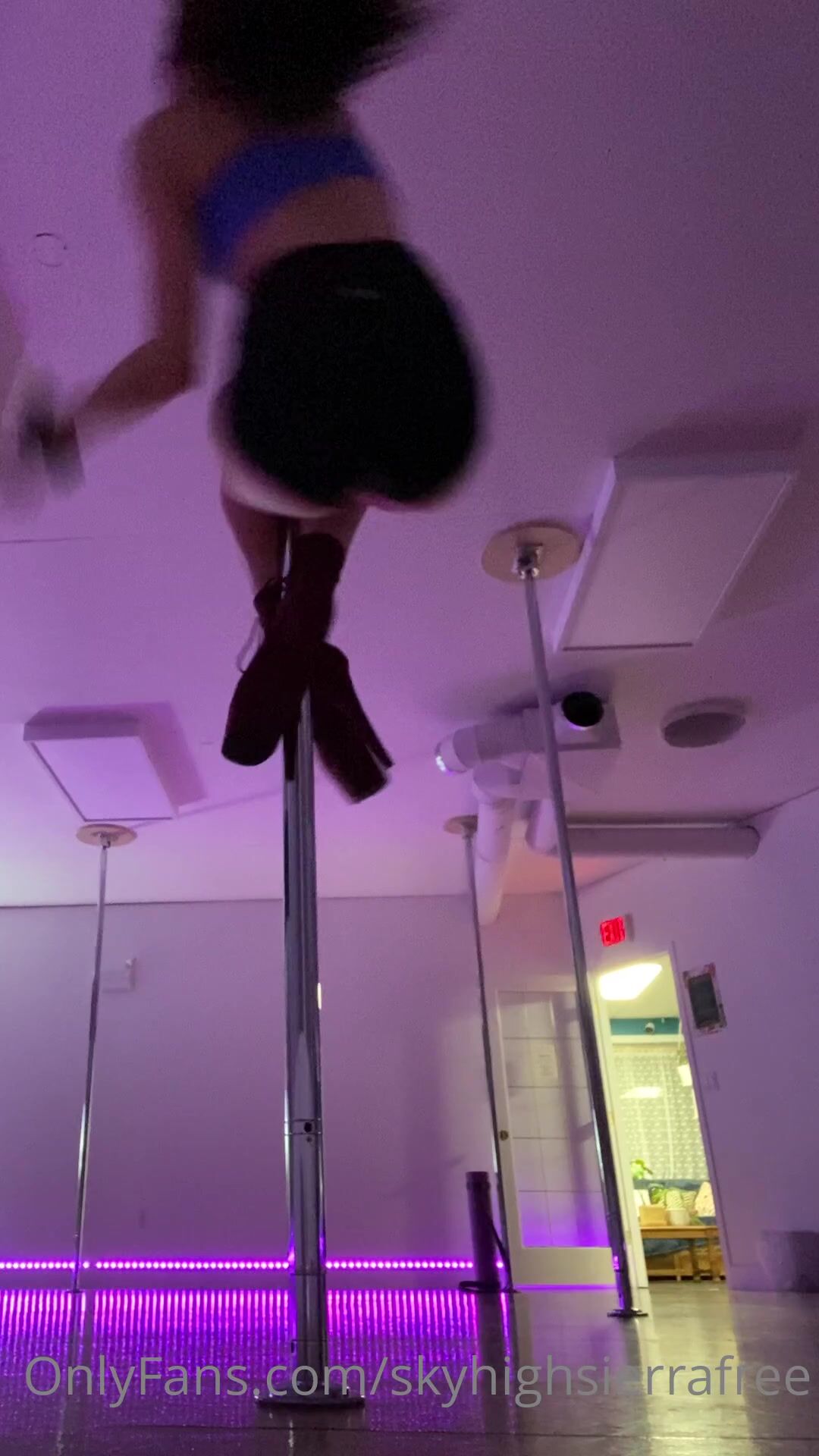 Skyhighsierra Pole Dancing in Shorts XXX