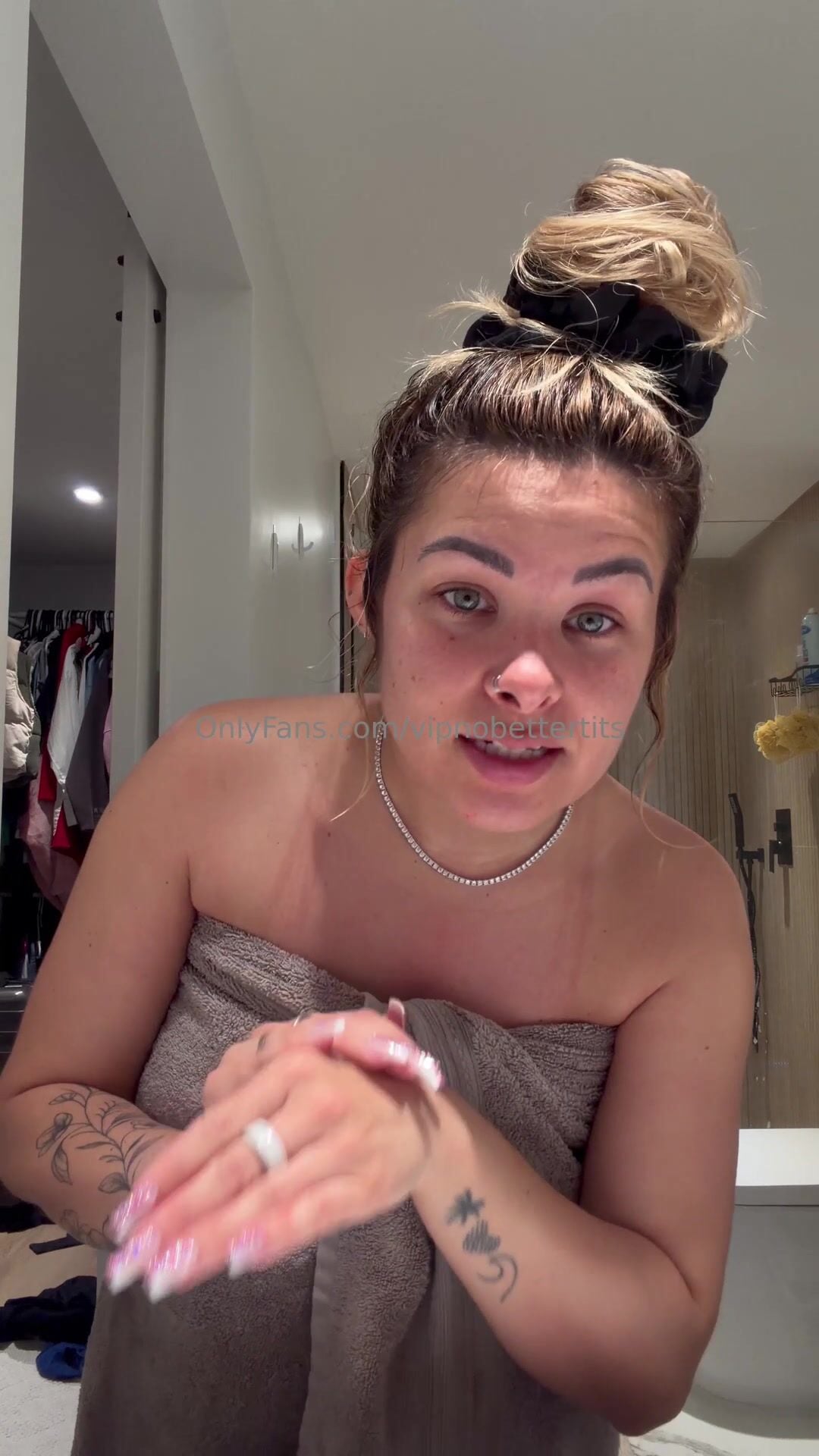 Sophie Chanel Big Tits Cleavage Leaked