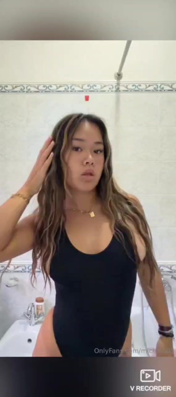 Michela Han Bathroom XXX