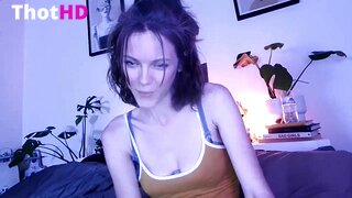 Ora Young Cleavage Downblouse Clip