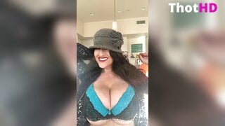 Antonella Kahllo Cleavage and Underboob XXX