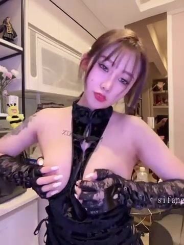 Bebe520 Big Tits Sideboob Clip