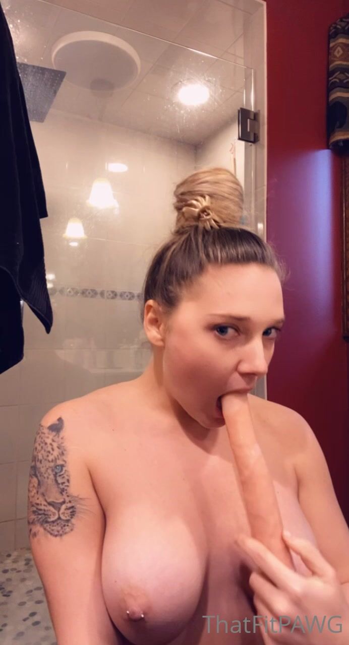 ThatFitPAWG Bathroom Nude OnlyFans