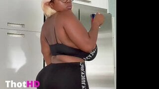 MaseratiXXX Cleavage Clip_001