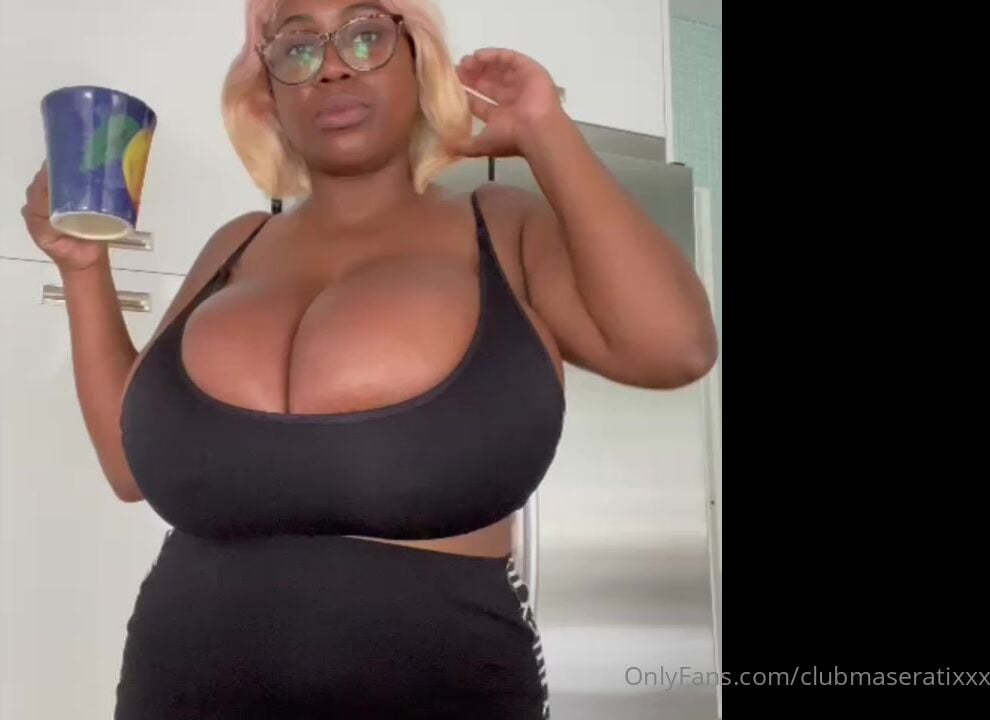 MaseratiXXX Cleavage Clip_001