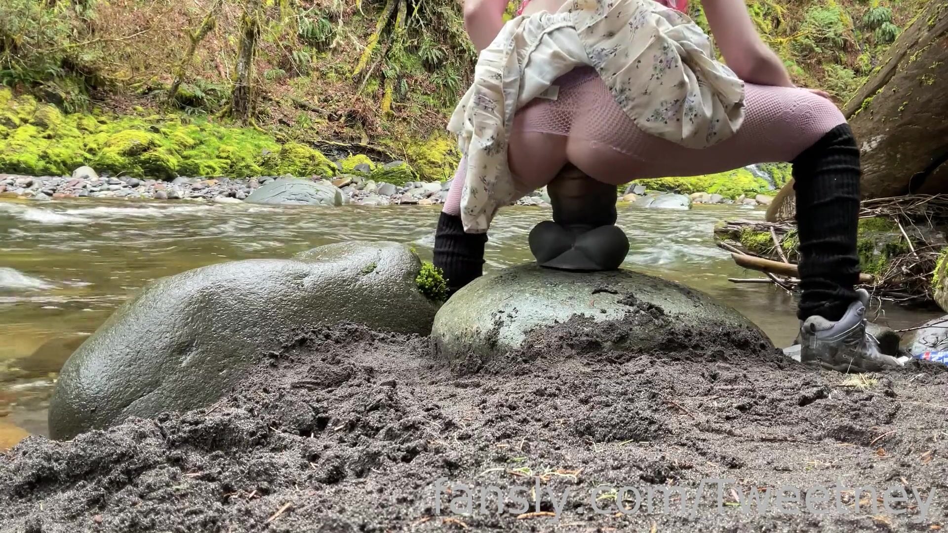 Tweetney Outdoor Ass Video