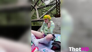 Tweetney Vibrator Masturbation Clip