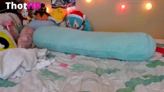 Tweetney on the Bed in Thighhighs Video