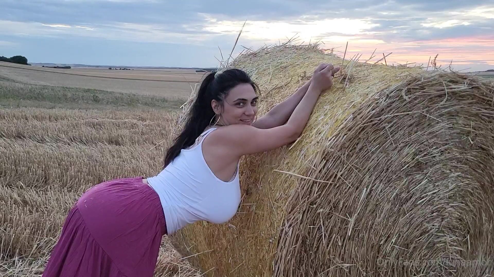 Luna Amor Outdoor Saggy Tits