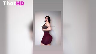 ThatHoneyDip Big Tits NSFW