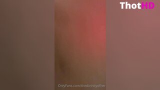 Thedivinityofher Close Up and Bottomless Leak