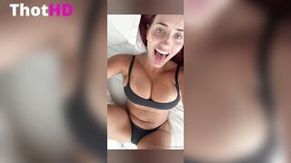 ArisWelt Big Tits Cleavage Leak