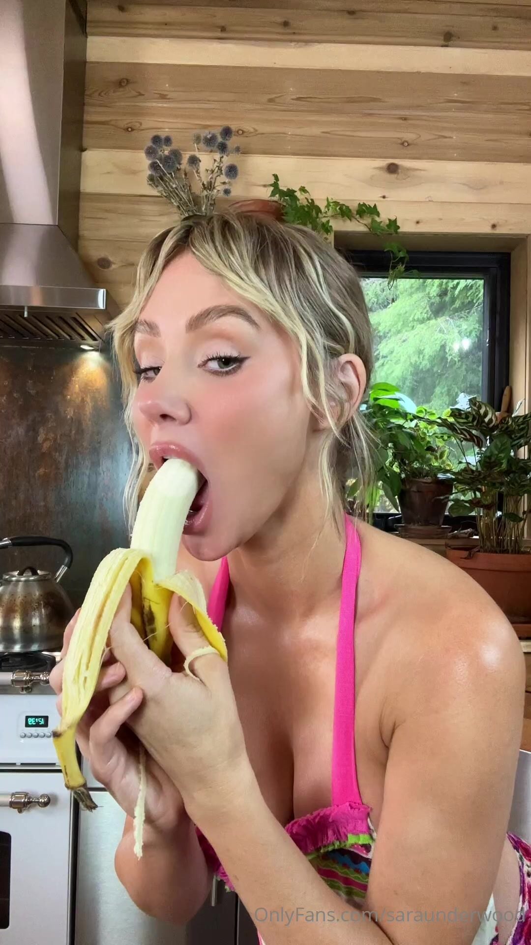 Sara Jean Underwood Cleavage and Blowjob NSFW