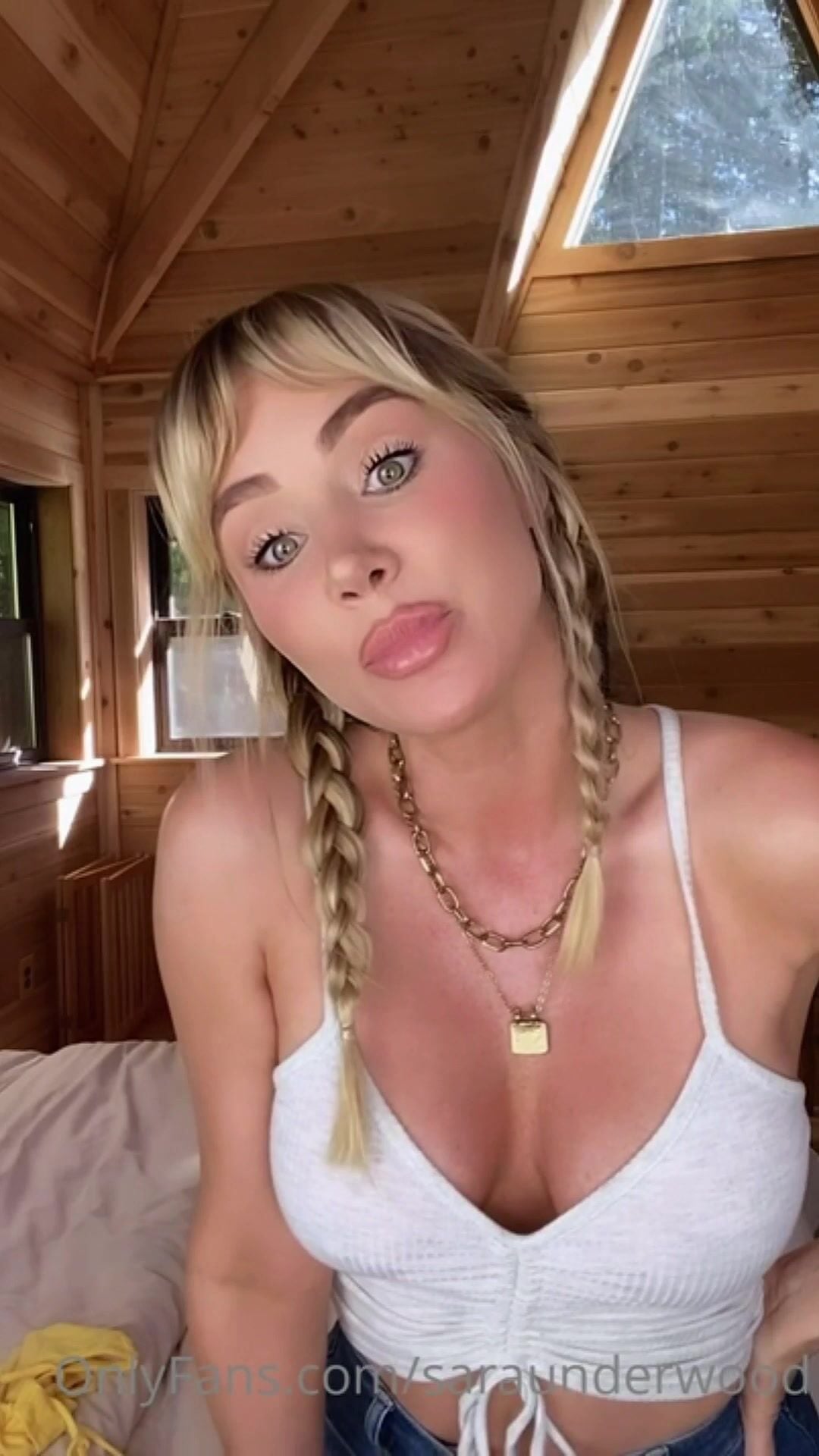 Sara Jean Underwood Nip Slip Video